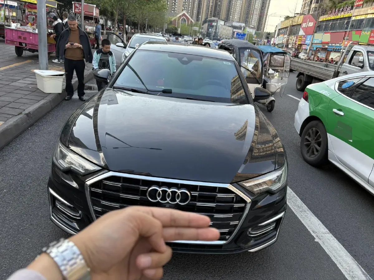 2024 Audi A6L 2.0T 245HP L4 7DCT,autocango,china used car exporter,china ev exporter,chinese used car exporter,chinese used ev exporter