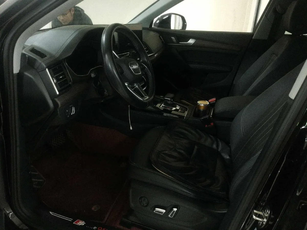 2024 Audi Q5L 2.0T 190HP L4 7DCT,autocango,china used car exporter,china ev exporter,chinese used car exporter,chinese used ev exporter