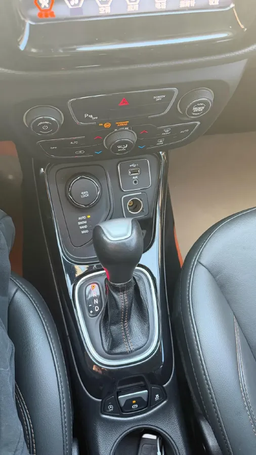 2019 Jeep Compass 1.3T 173HP L4 9AT,autocango,china used car exporter,china ev exporter,chinese used car exporter,chinese used ev exporter