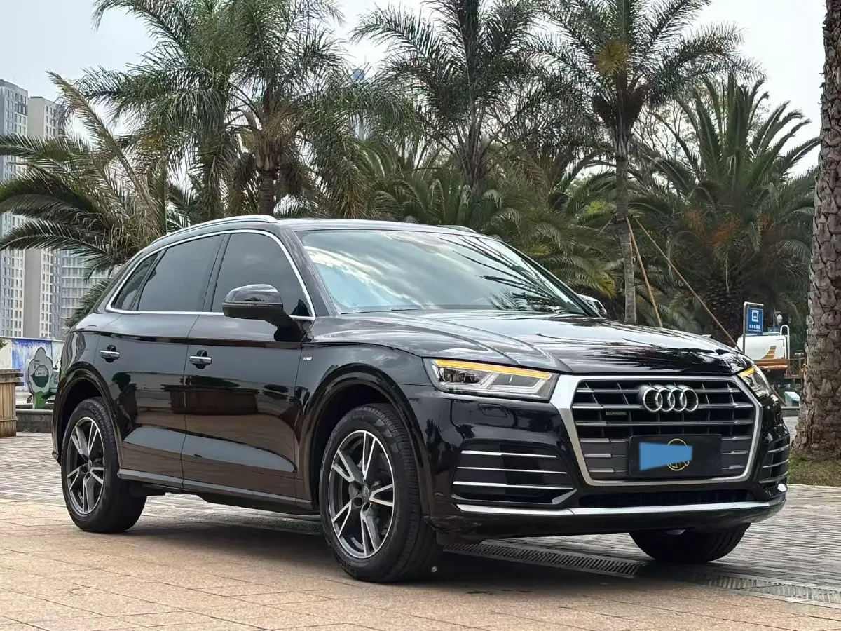2020 Audi Q5L 2.0T 190HP L4 7DCT,autocango,china used car exporter,china ev exporter,chinese used car exporter,chinese used ev exporter