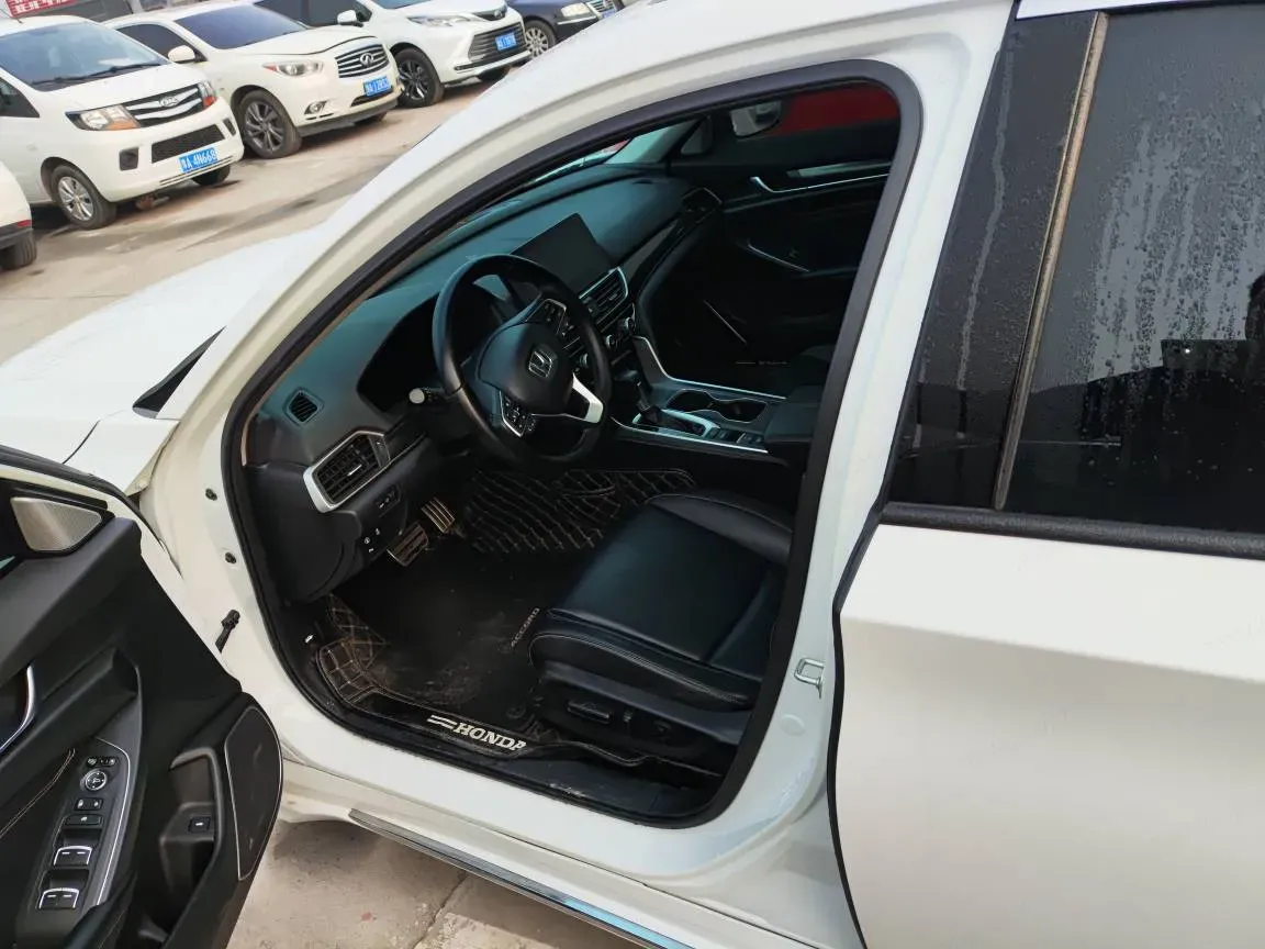 2022 Honda Accord 1.5T 194HP L4 CVT,autocango,china used car exporter,china ev exporter,chinese used car exporter,chinese used ev exporter