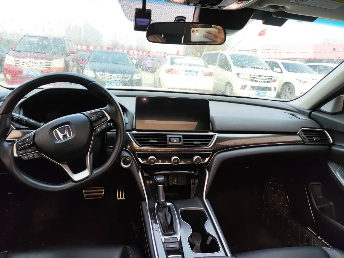 2022 Honda Accord 1.5T 194HP L4 CVT,autocango,china used car exporter,china ev exporter,chinese used car exporter,chinese used ev exporter