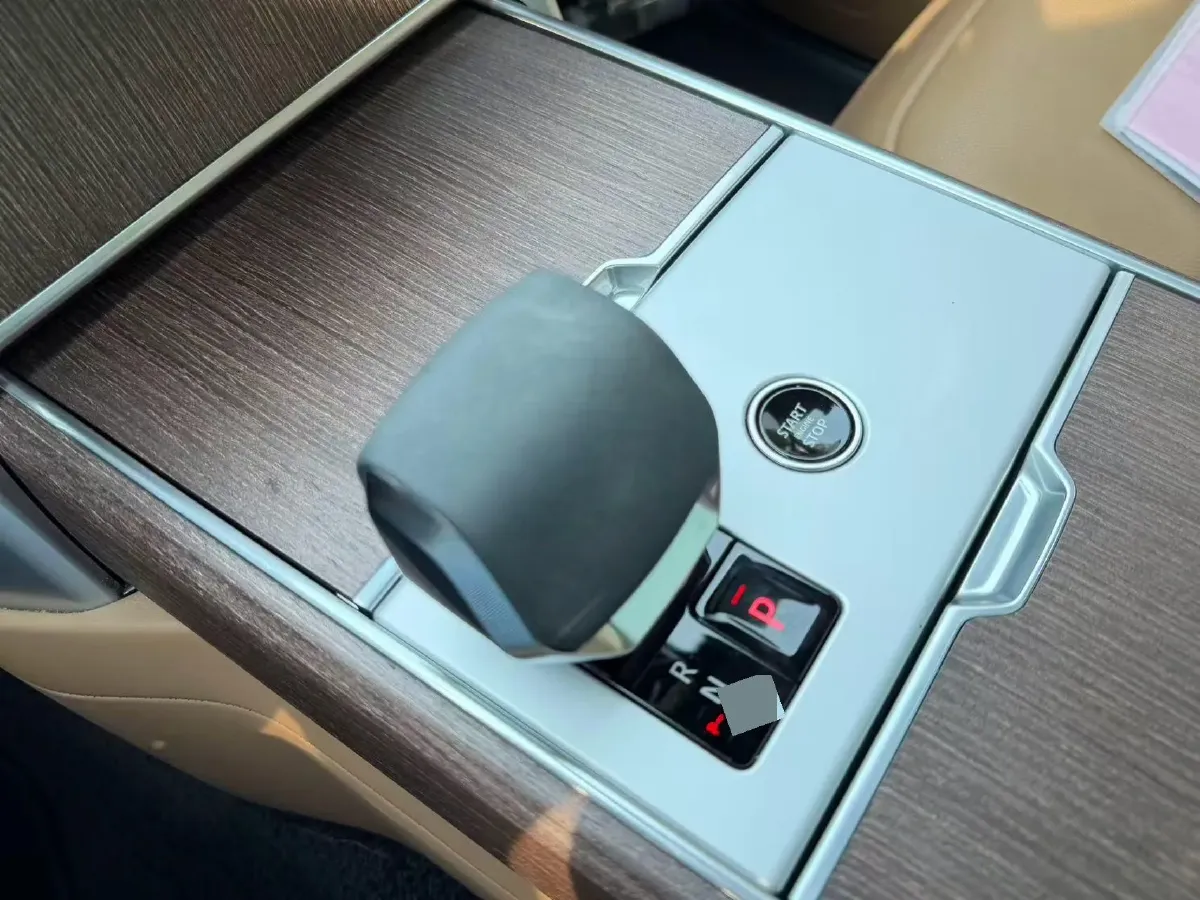 2024 Land Rover Range Rover 3.0T 400HP L6 8AT,autocango,china used car exporter,china ev exporter,chinese used car exporter,chinese used ev exporter