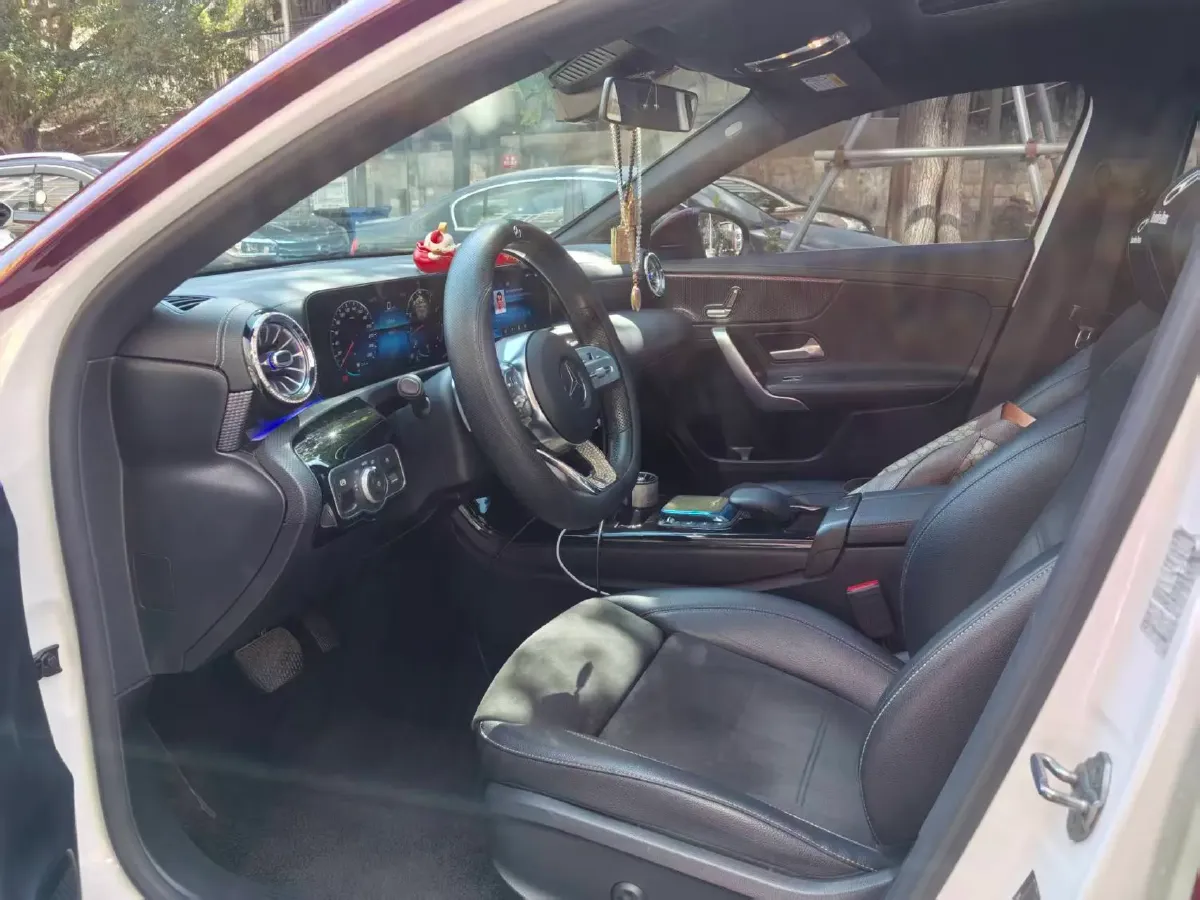 2021 Mercedes-Benz A Class 1.3T 163HP L4 7DCT,autocango,china used car exporter,china ev exporter,chinese used car exporter,chinese used ev exporter
