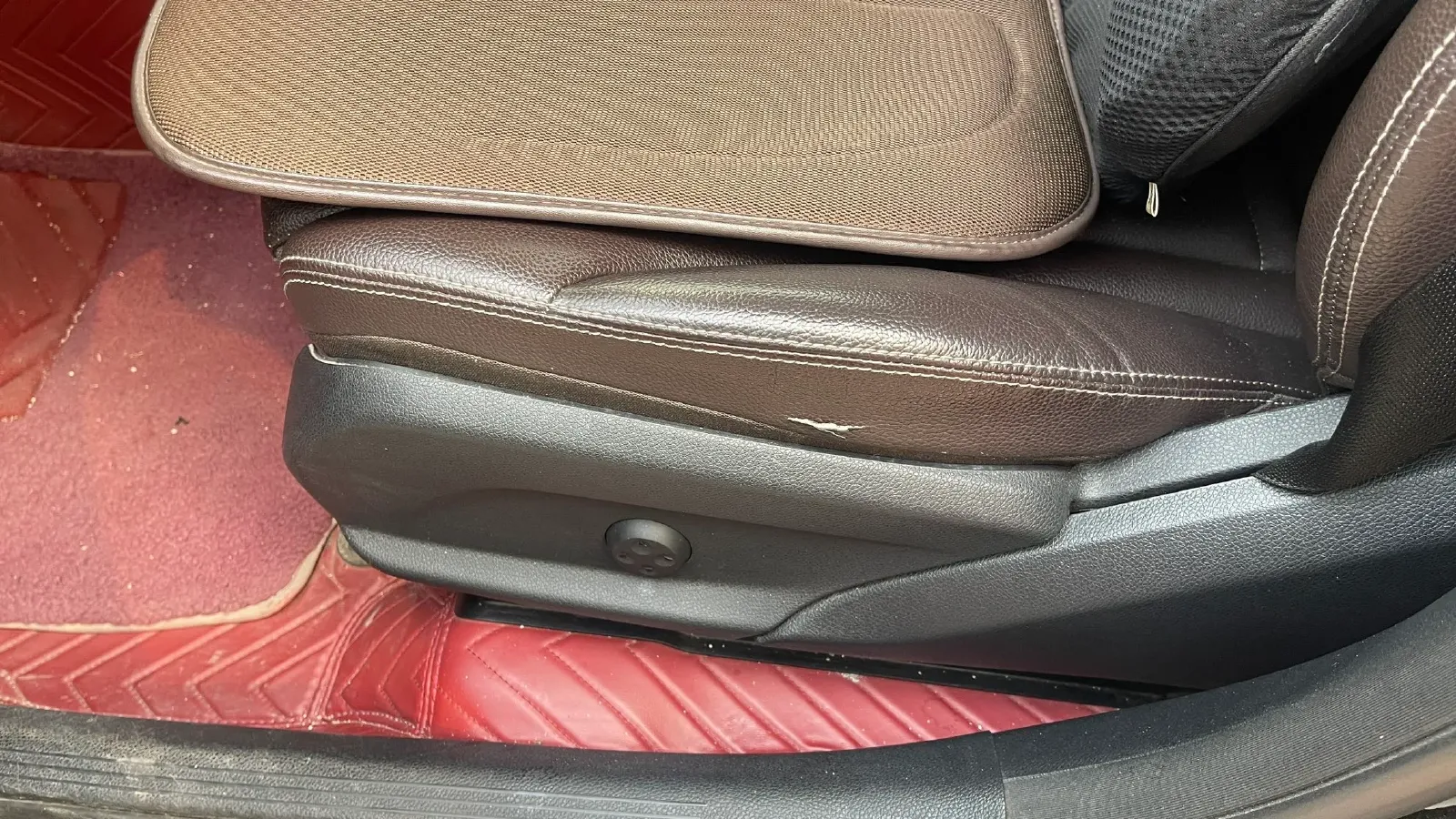 2021 Mercedes-Benz GLC Class 2.0T 258HP L4 9AT,autocango,china used car exporter,china ev exporter,chinese used car exporter,chinese used ev exporter