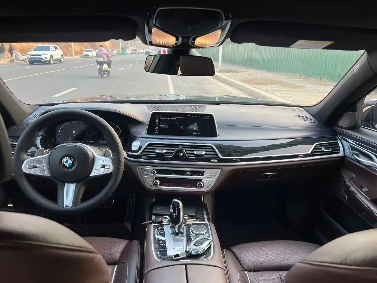 2019 BMW 7 Series 2.0T 265HP L4 8AT,autocango,china used car exporter,china ev exporter,chinese used car exporter,chinese used ev exporter