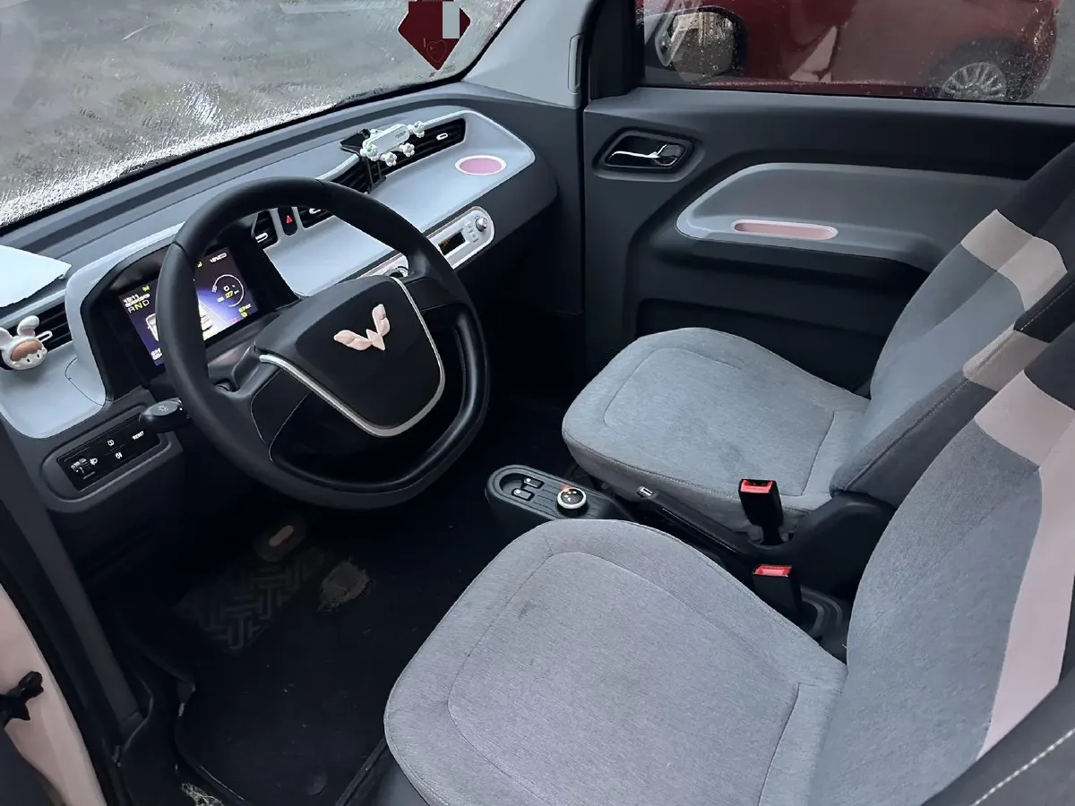 2021 WuLing HongGuang MINI EV BEV 13.9KWH,autocango,china used car exporter,china ev exporter,chinese used car exporter,chinese used ev exporter