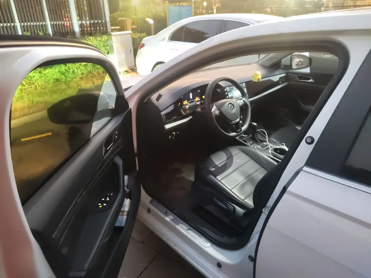 2021 Volkswagen Lavida 1.5L 113HP L4 6AT,autocango,china used car exporter,china ev exporter,chinese used car exporter,chinese used ev exporter