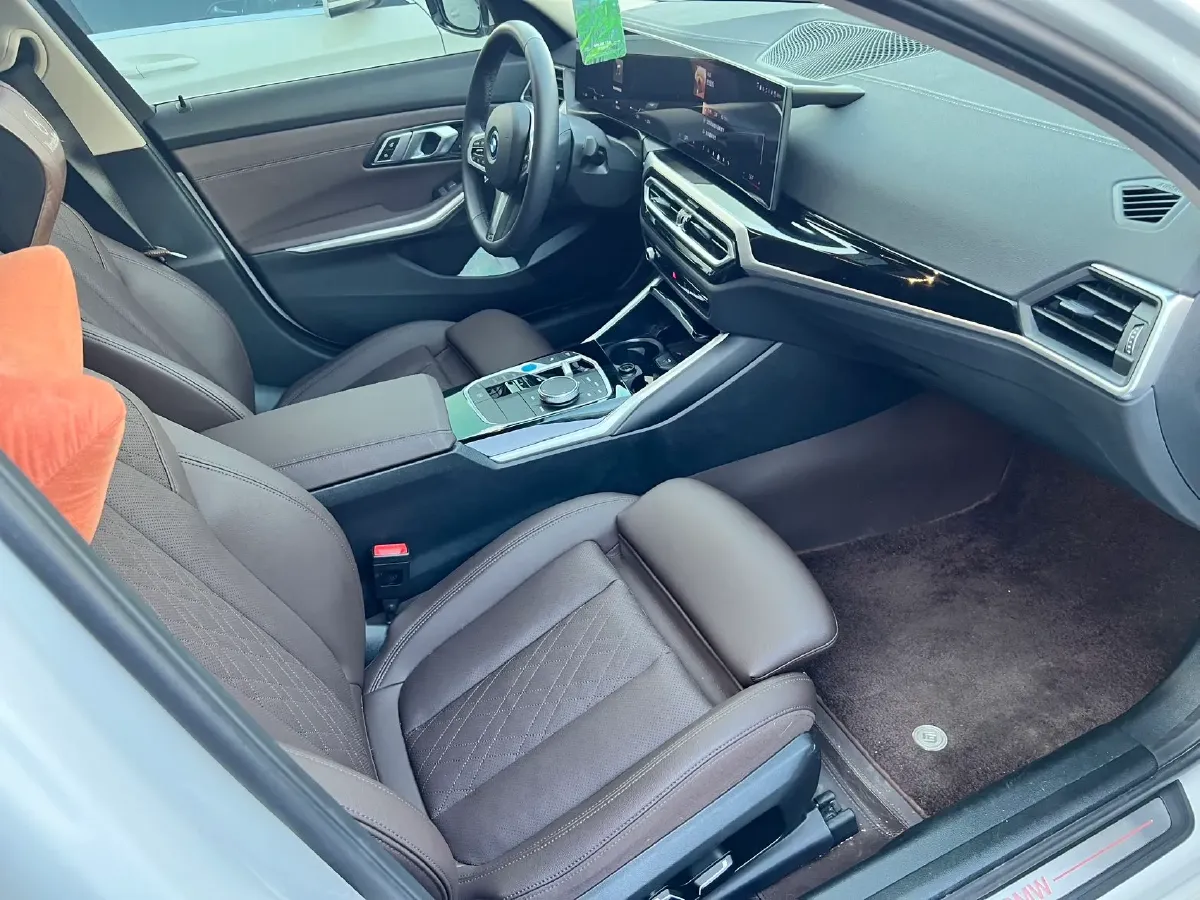 2024 BMW i3 BEV 70KWH,autocango,china used car exporter,china ev exporter,chinese used car exporter,chinese used ev exporter