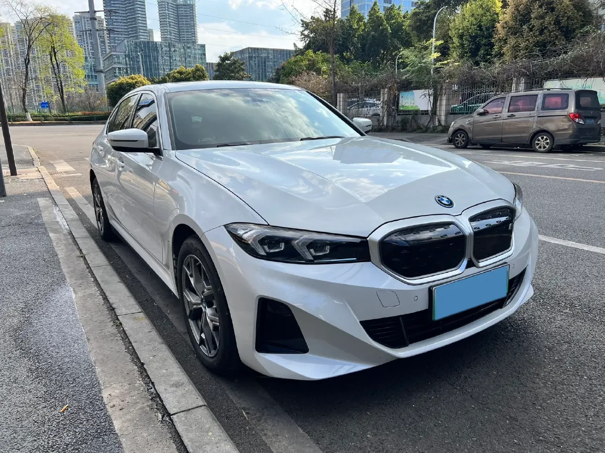 2024 BMW i3 BEV 70KWH,autocango,china used car exporter,china ev exporter,chinese used car exporter,chinese used ev exporter