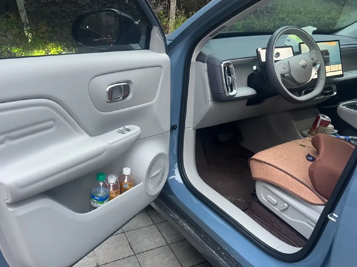 2025 Leapmotor B10 BEV 67.1KWH,autocango,china used car exporter,china ev exporter,chinese used car exporter,chinese used ev exporter