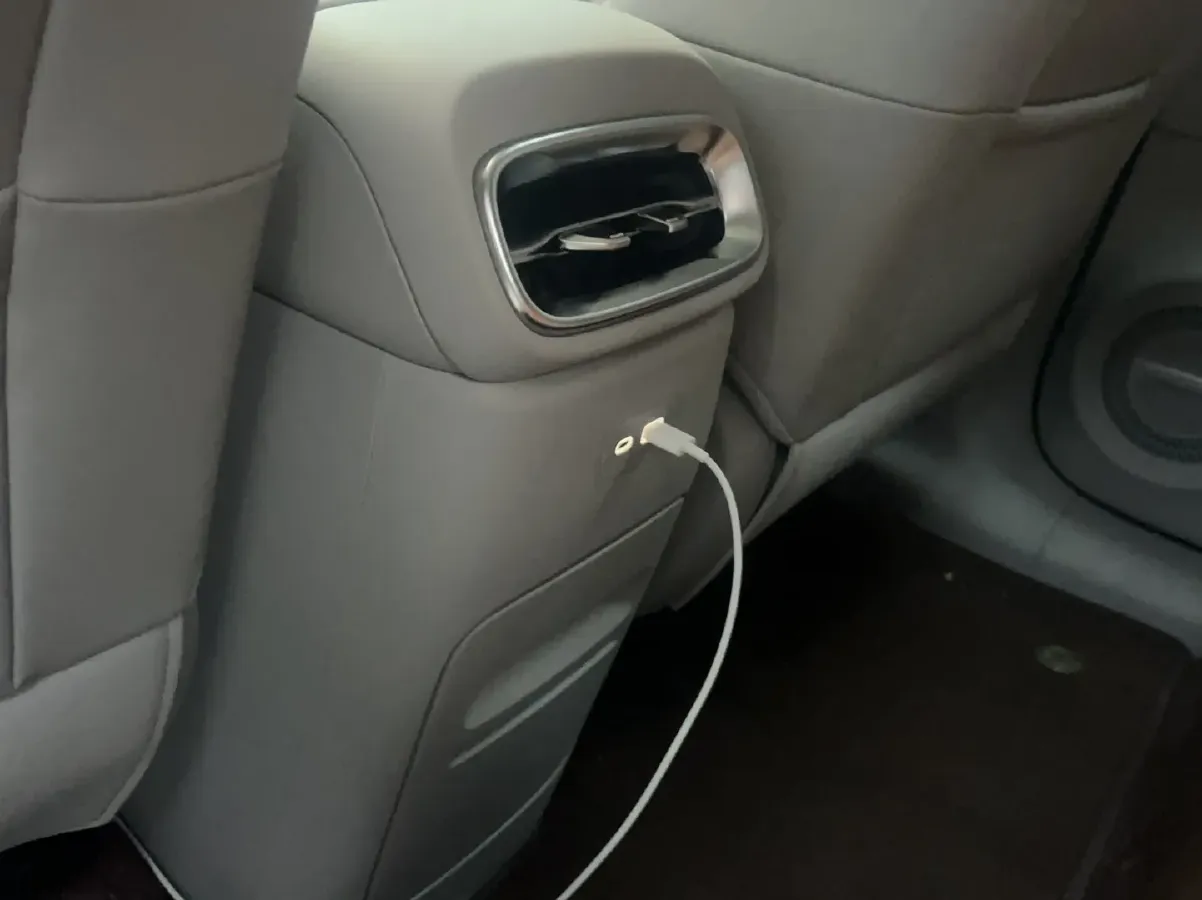 2025 Leapmotor B10 BEV 67.1KWH,autocango,china used car exporter,china ev exporter,chinese used car exporter,chinese used ev exporter