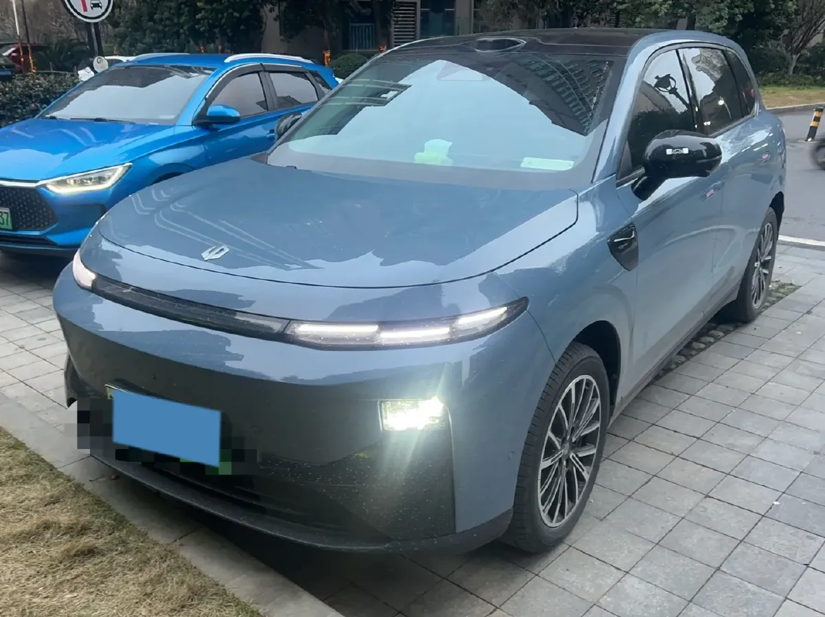 2025 Leapmotor B10 BEV 67.1KWH,autocango,china used car exporter,china ev exporter,chinese used car exporter,chinese used ev exporter