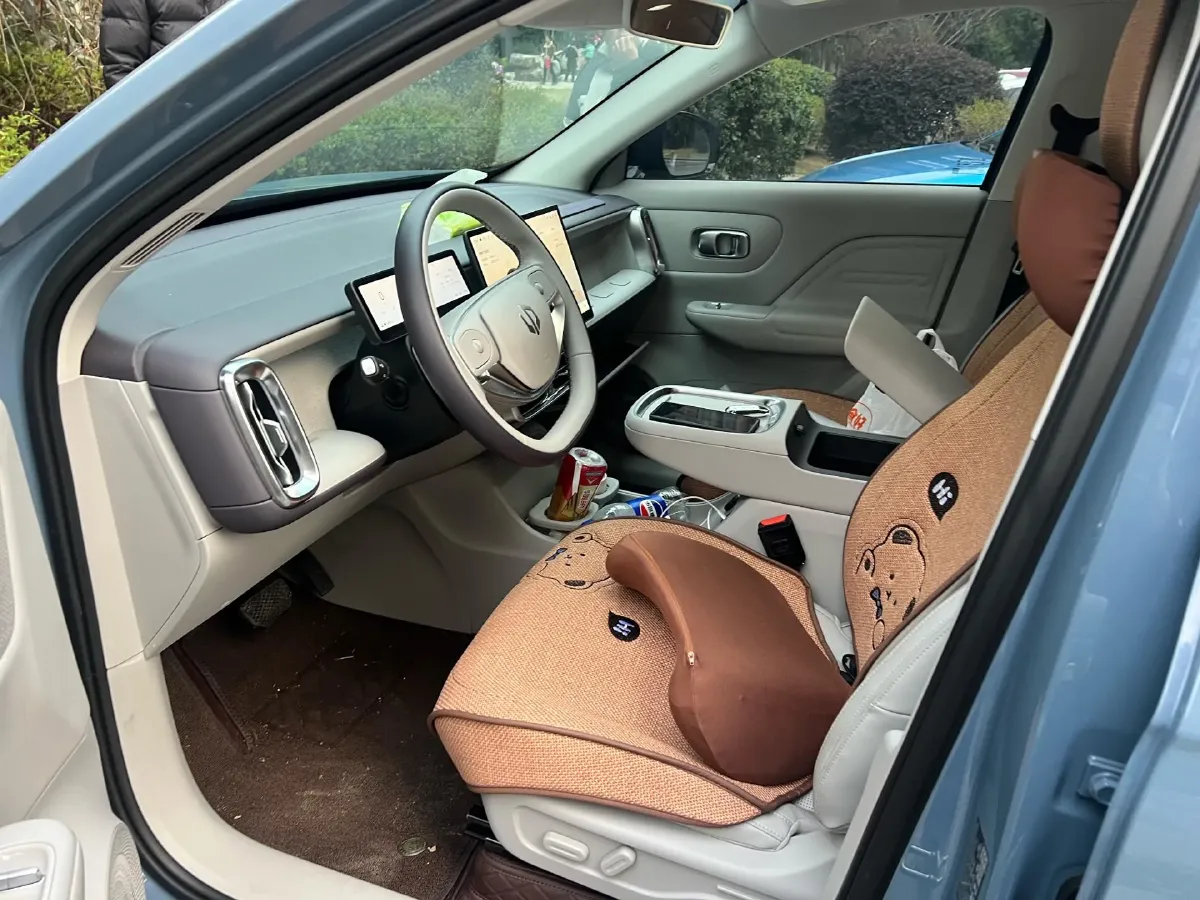 2025 Leapmotor B10 BEV 67.1KWH,autocango,china used car exporter,china ev exporter,chinese used car exporter,chinese used ev exporter