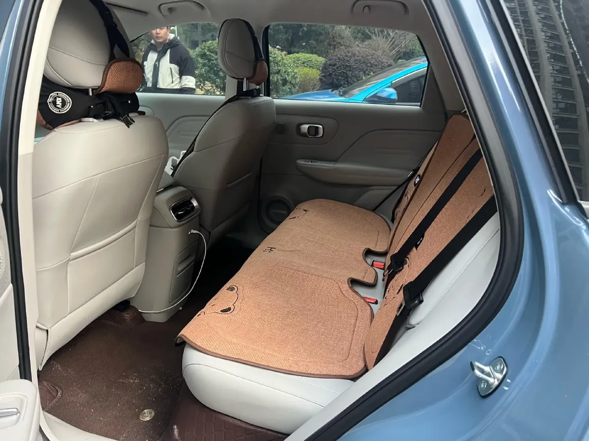 2025 Leapmotor B10 BEV 67.1KWH,autocango,china used car exporter,china ev exporter,chinese used car exporter,chinese used ev exporter