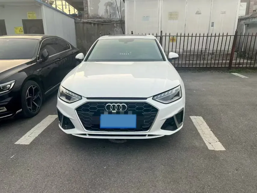 2020 Audi A4L 2.0T 190HP L4 7DCT,autocango,china used car exporter,china ev exporter,chinese used car exporter,chinese used ev exporter