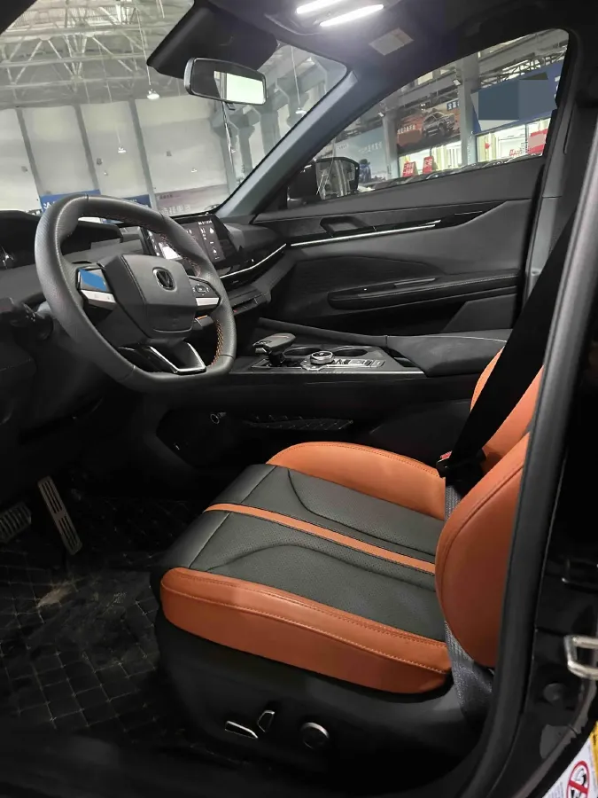 2023 ChangAn UNI-V 1.5T 188HP L4 7DCT,autocango,china used car exporter,china ev exporter,chinese used car exporter,chinese used ev exporter