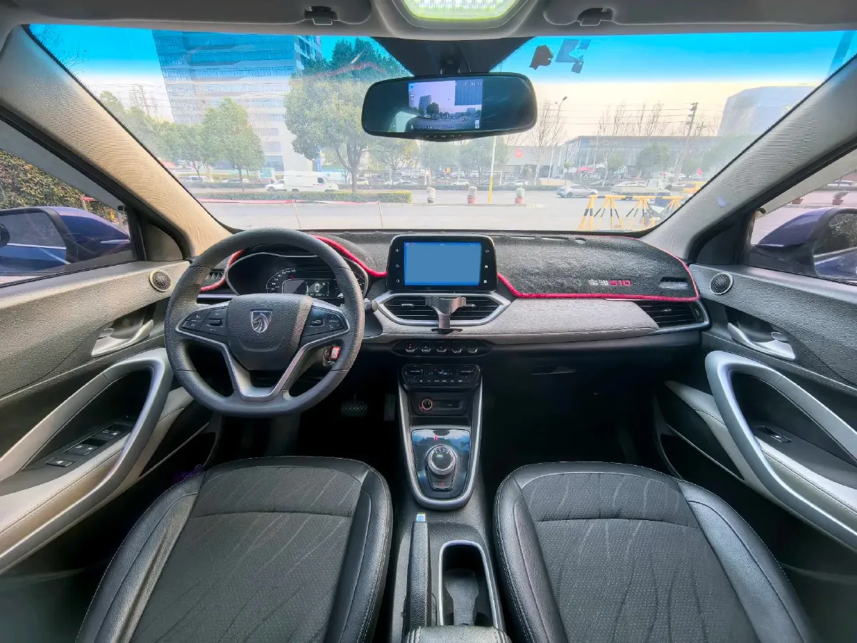 2017 BaoJun 510 1.5L 112HP L4 5AMT,autocango,china used car exporter,china ev exporter,chinese used car exporter,chinese used ev exporter