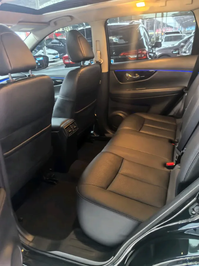 2023 Nissan X-Trail 2.0L 151HP L4 CVT,autocango,china used car exporter,china ev exporter,chinese used car exporter,chinese used ev exporter