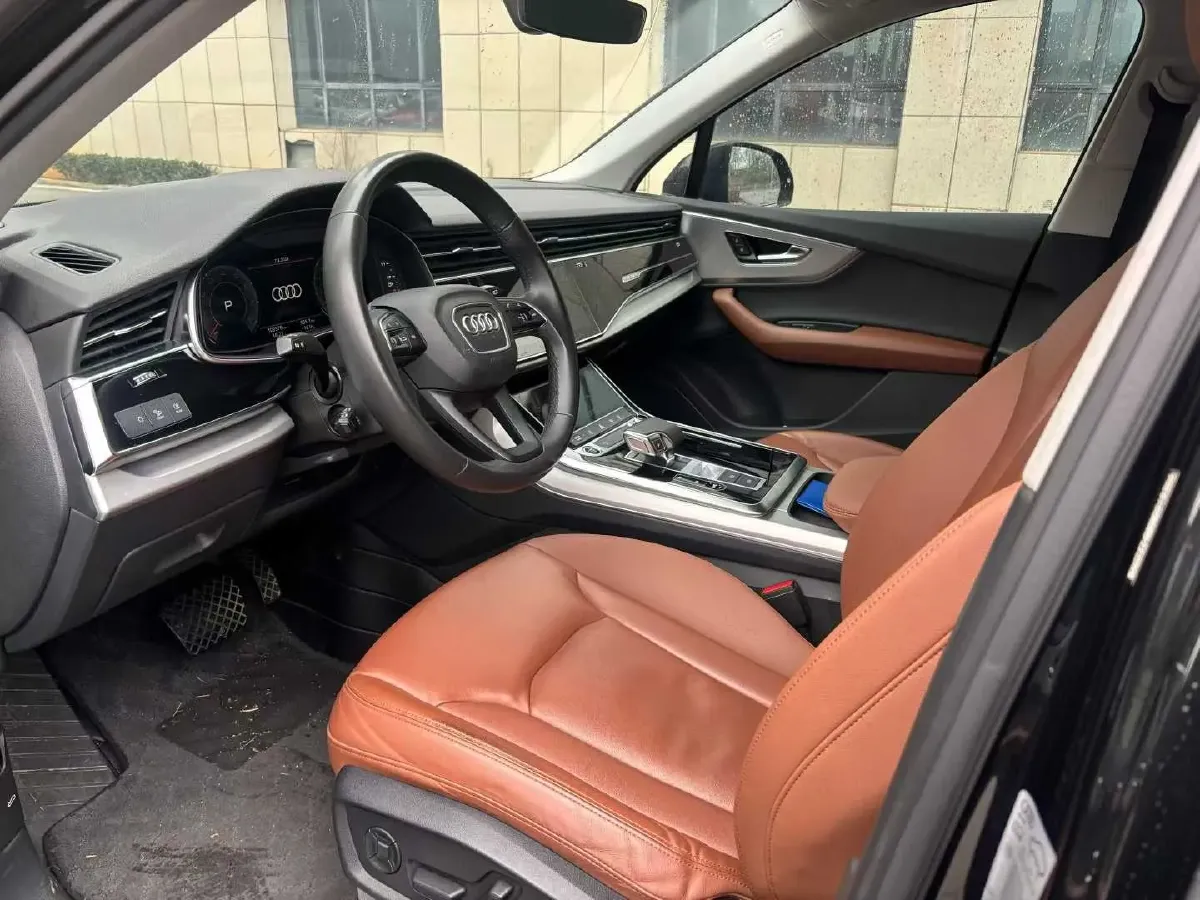 2025 Audi Q7 3.0T 340HP V6 8AT,autocango,china used car exporter,china ev exporter,chinese used car exporter,chinese used ev exporter