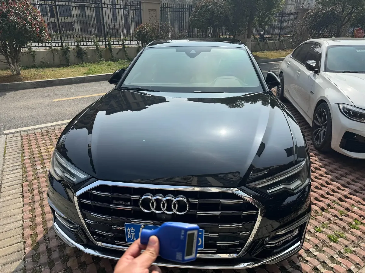 2024 Audi A6L 2.0T 245HP L4 7DCT,autocango,china used car exporter,china ev exporter,chinese used car exporter,chinese used ev exporter