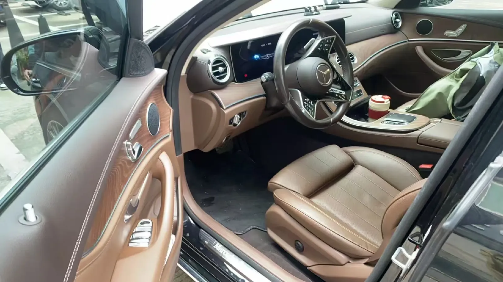 2021 Mercedes-Benz E Class 2.0T 197HP L4 9AT,autocango,china used car exporter,china ev exporter,chinese used car exporter,chinese used ev exporter