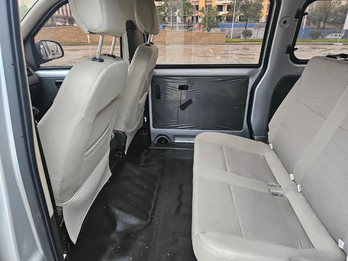 2023 WuLing RongGuang S 1.5L 102HP L4 5MT,autocango,china used car exporter,china ev exporter,chinese used car exporter,chinese used ev exporter