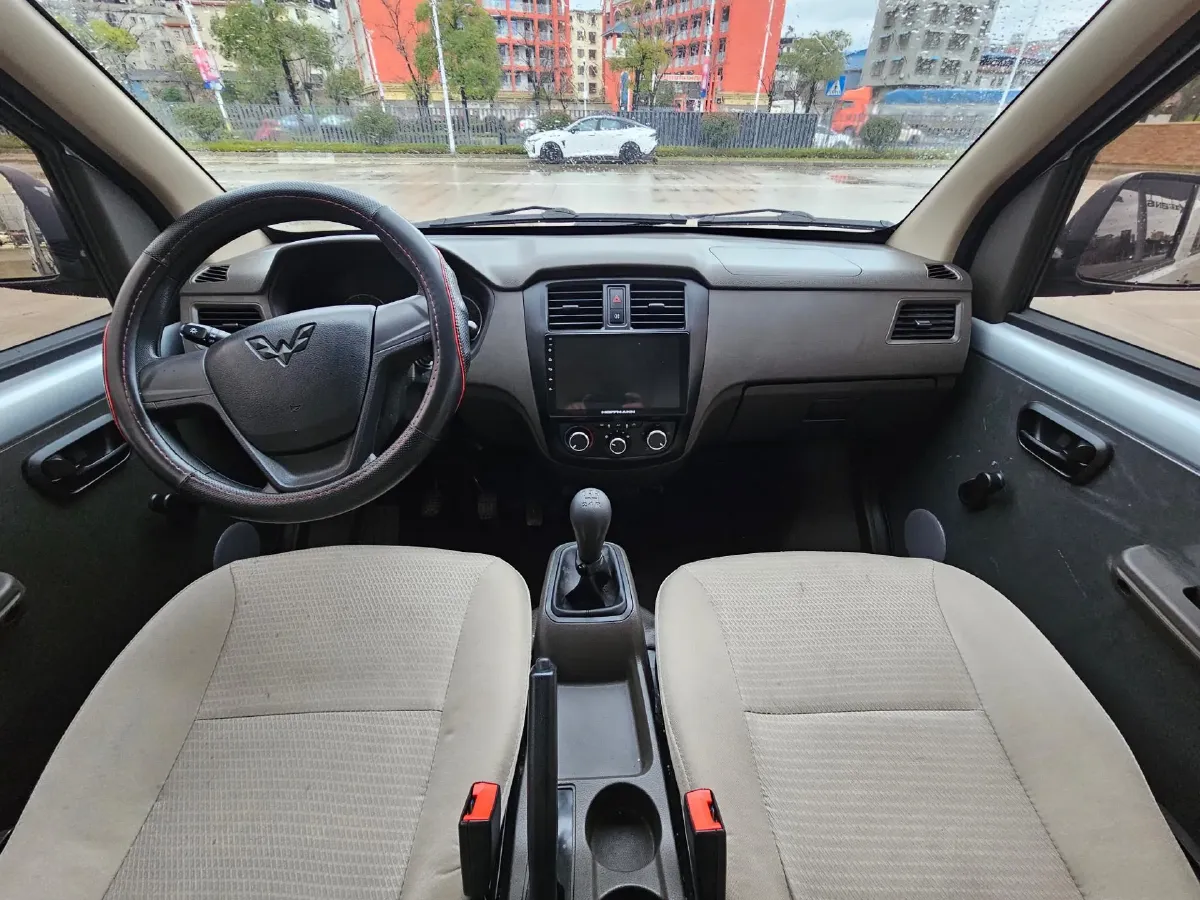 2023 WuLing RongGuang S 1.5L 102HP L4 5MT,autocango,china used car exporter,china ev exporter,chinese used car exporter,chinese used ev exporter