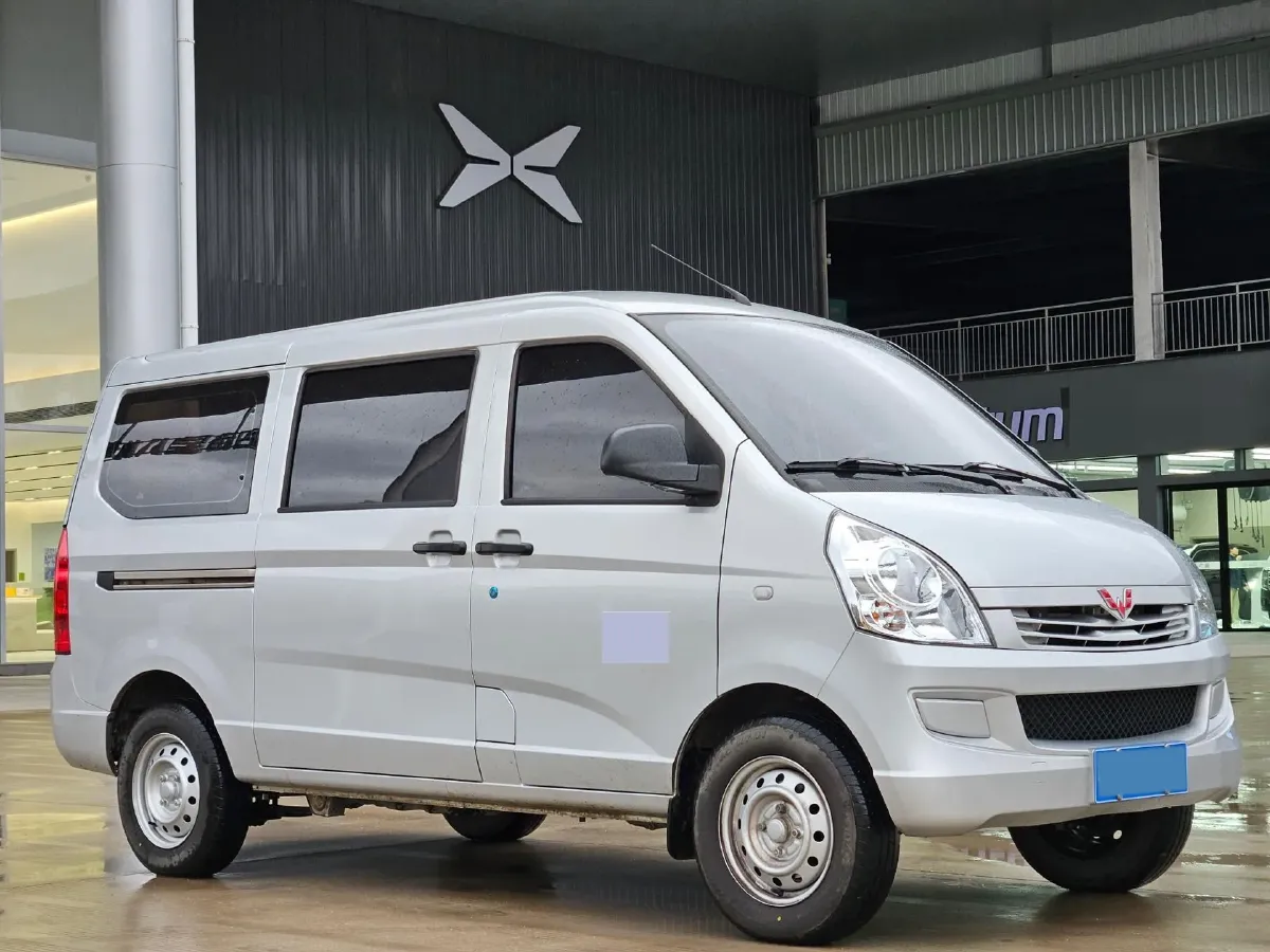 2023 WuLing RongGuang S 1.5L 102HP L4 5MT,autocango,china used car exporter,china ev exporter,chinese used car exporter,chinese used ev exporter