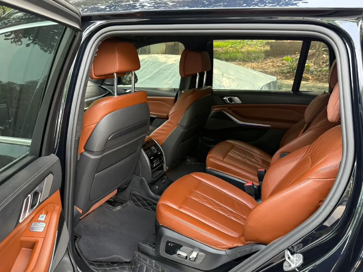 2021 BMW X7 3.0T 340HP L6 8AT,autocango,china used car exporter,china ev exporter,chinese used car exporter,chinese used ev exporter