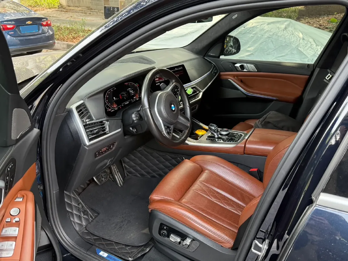 2021 BMW X7 3.0T 340HP L6 8AT,autocango,china used car exporter,china ev exporter,chinese used car exporter,chinese used ev exporter