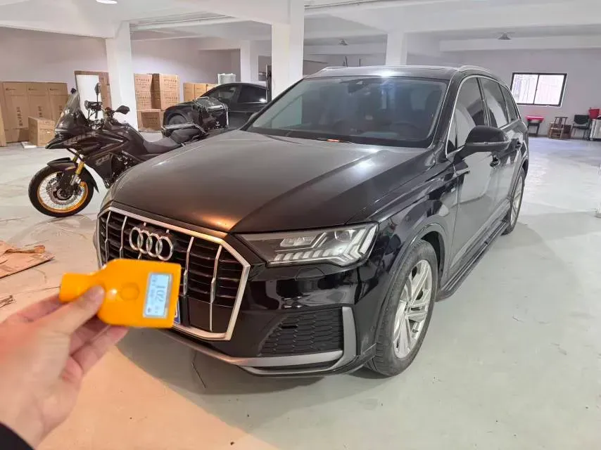2023 Audi Q7 2.0T 265HP L4 8AT,autocango,china used car exporter,china ev exporter,chinese used car exporter,chinese used ev exporter