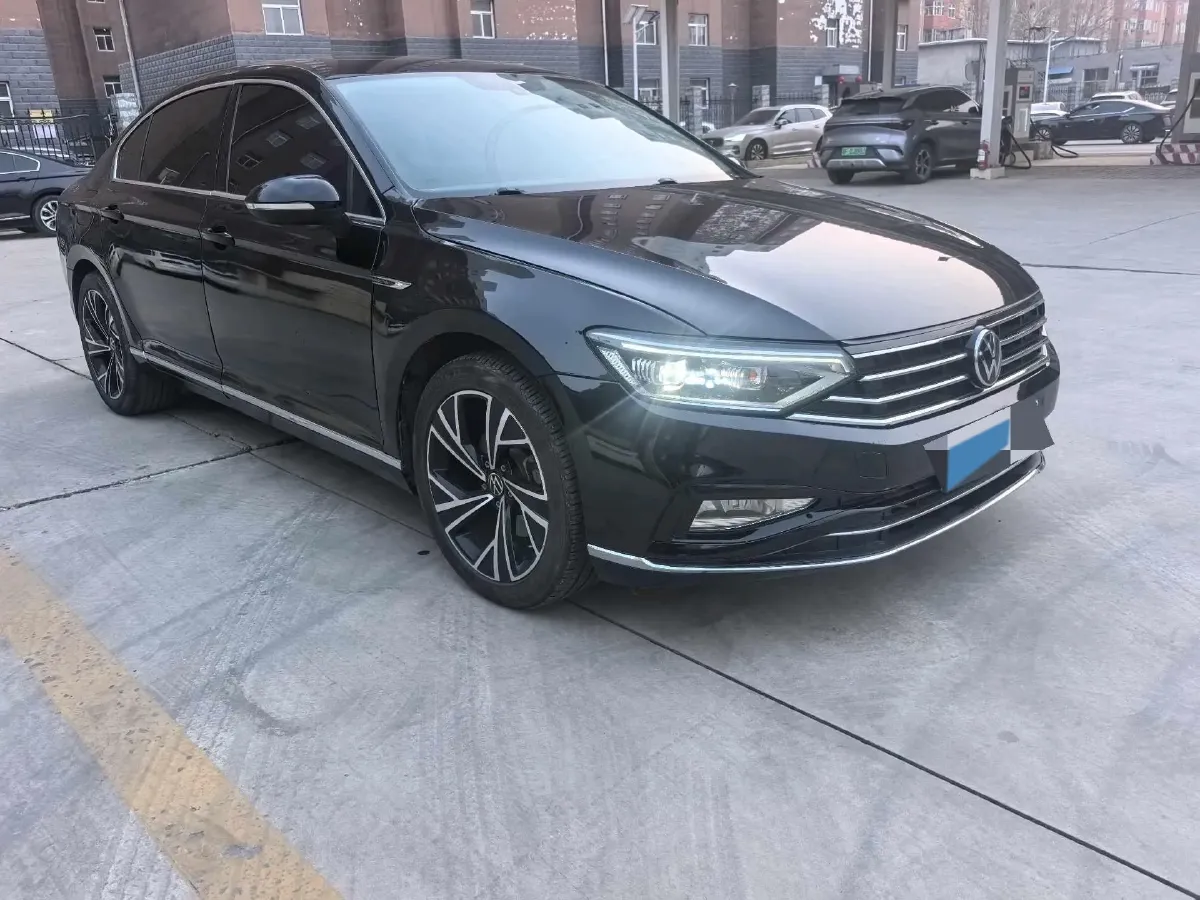 2023 Volkswagen Magotan 2.0T 186HP L4 7DCT,autocango,china used car exporter,china ev exporter,chinese used car exporter,chinese used ev exporter