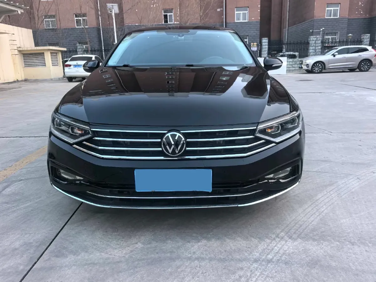 2023 Volkswagen Magotan 2.0T 186HP L4 7DCT,autocango,china used car exporter,china ev exporter,chinese used car exporter,chinese used ev exporter