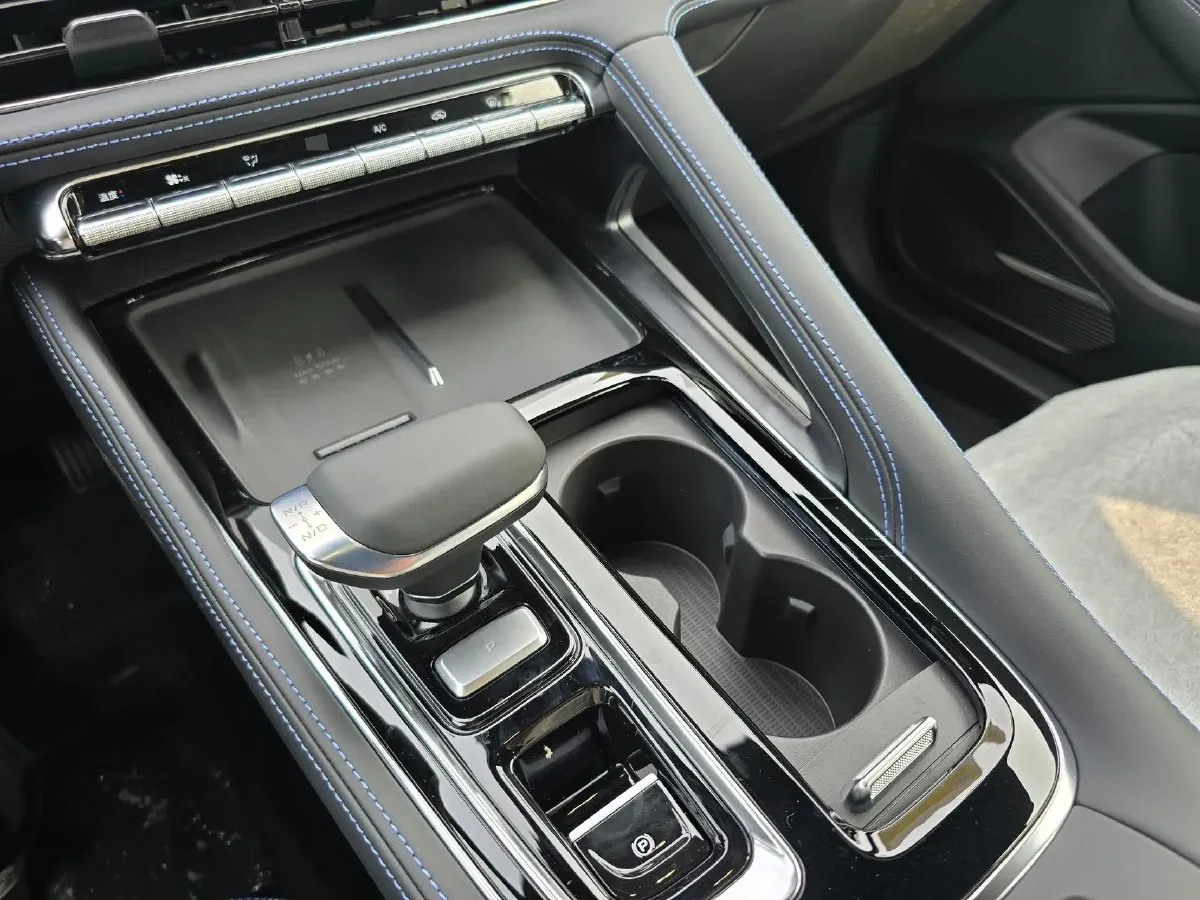 2026 Geely Preface 1.5T 181HP L4 7DCT,autocango,china used car exporter,china ev exporter,chinese used car exporter,chinese used ev exporter