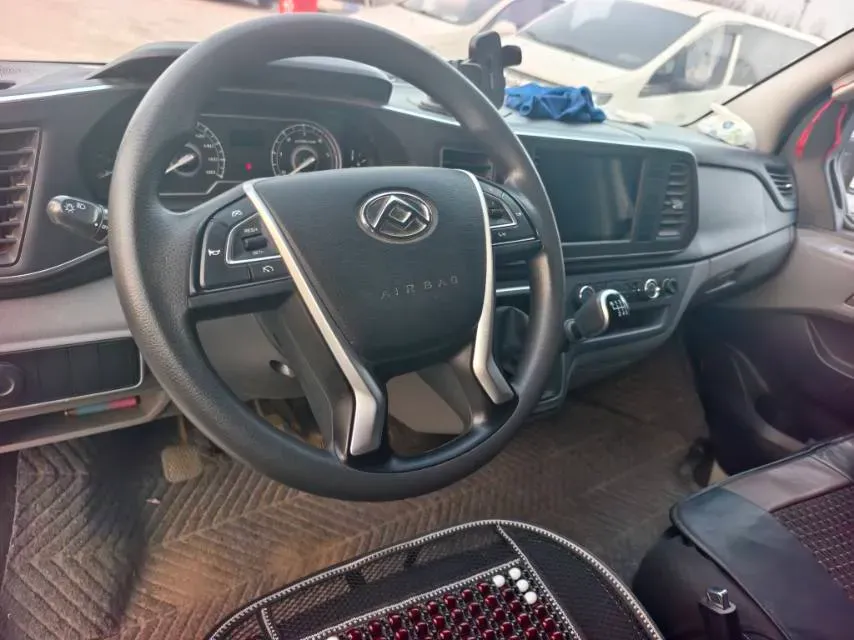 2025 MAXUS XinTu V80 2.0T 147HP L4 6MT,autocango,china used car exporter,china ev exporter,chinese used car exporter,chinese used ev exporter