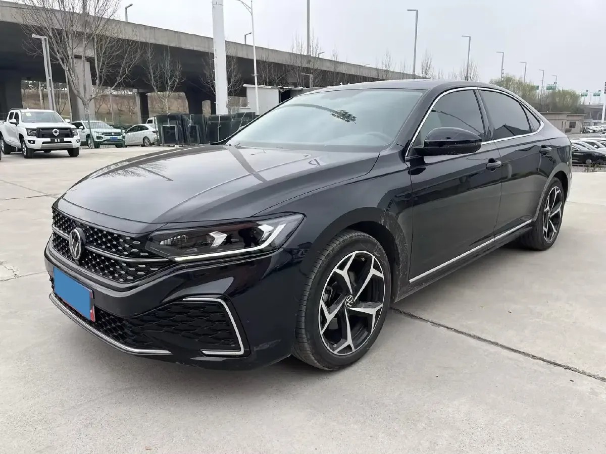 2023 Volkswagen Passat 2.0T 186HP L4 7DCT,autocango,china used car exporter,china ev exporter,chinese used car exporter,chinese used ev exporter