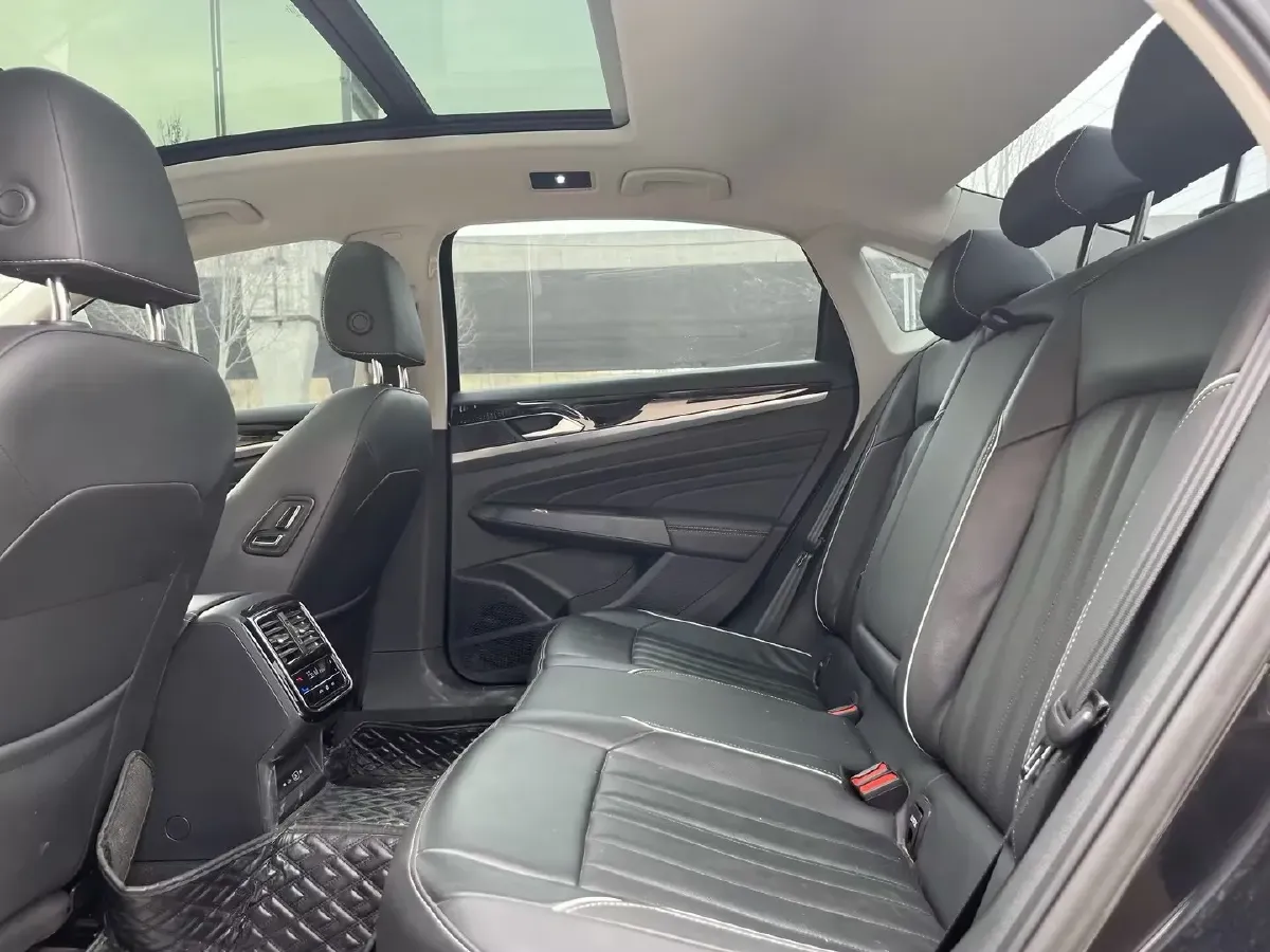 2023 Volkswagen Passat 2.0T 186HP L4 7DCT,autocango,china used car exporter,china ev exporter,chinese used car exporter,chinese used ev exporter