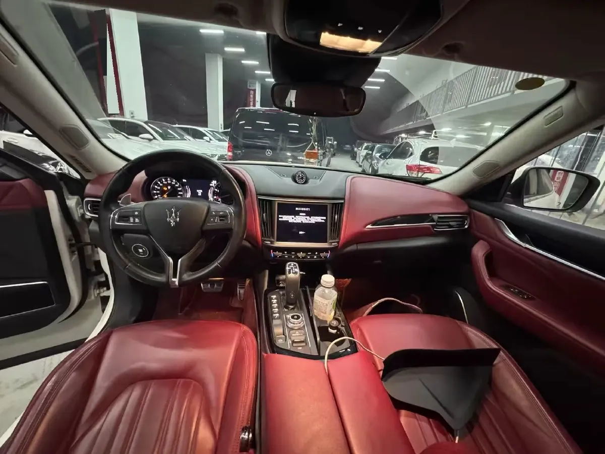 2022 Maserati Levante 2.0T 330HP L4 8AT,autocango,china used car exporter,china ev exporter,chinese used car exporter,chinese used ev exporter