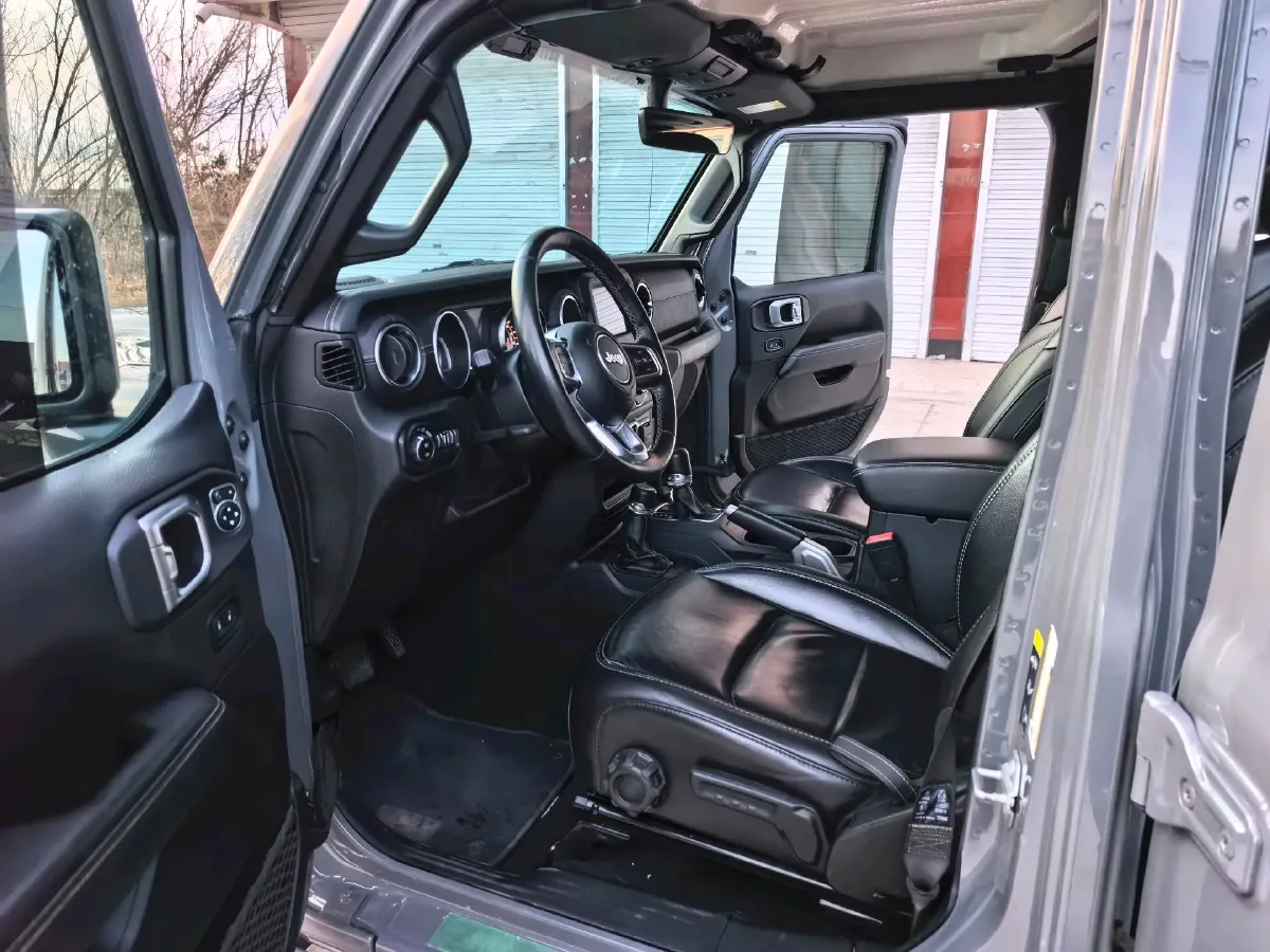 2021 Jeep Wrangler 2.0T 266HP L4 8AT,autocango,china used car exporter,china ev exporter,chinese used car exporter,chinese used ev exporter