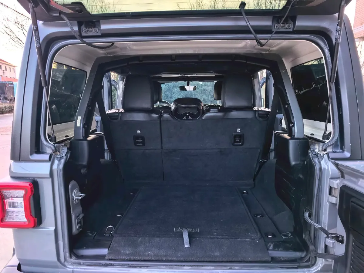 2021 Jeep Wrangler 2.0T 266HP L4 8AT,autocango,china used car exporter,china ev exporter,chinese used car exporter,chinese used ev exporter