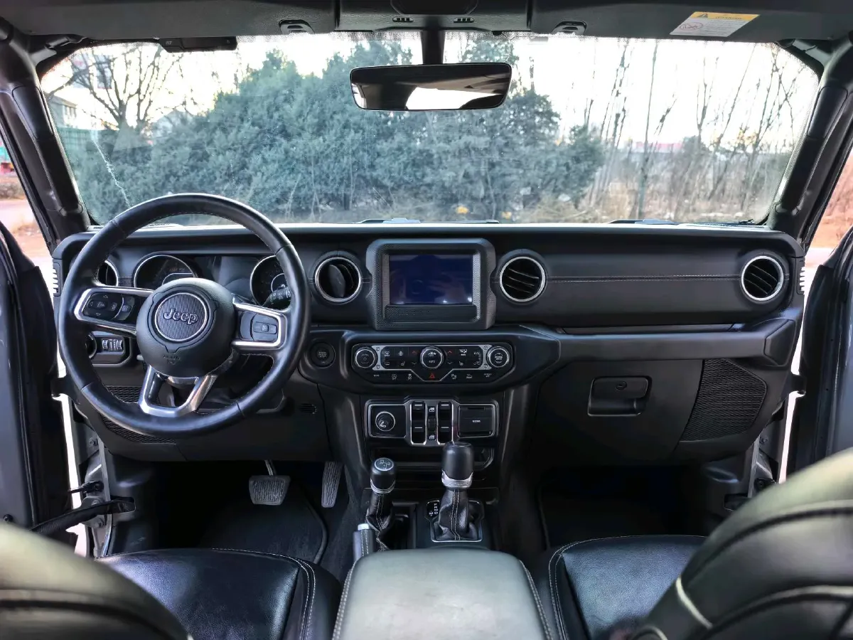 2021 Jeep Wrangler 2.0T 266HP L4 8AT,autocango,china used car exporter,china ev exporter,chinese used car exporter,chinese used ev exporter