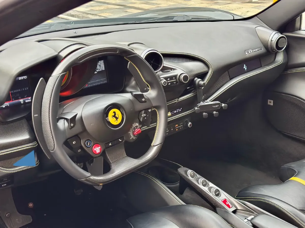 2019 Aston Martin DB11 5.2T 639HP V12 8AT,autocango,china used car exporter,china ev exporter,chinese used car exporter,chinese used ev exporter