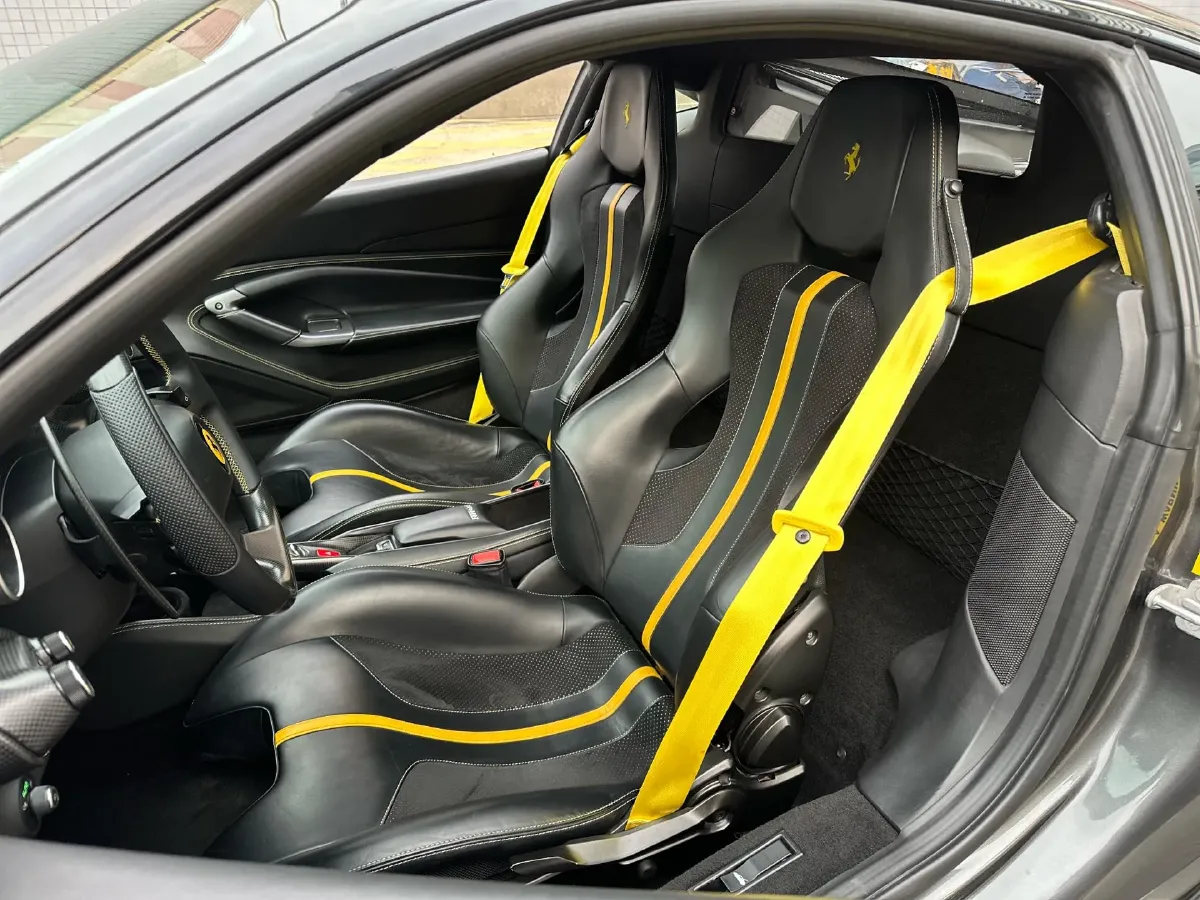 2019 Aston Martin DB11 5.2T 639HP V12 8AT,autocango,china used car exporter,china ev exporter,chinese used car exporter,chinese used ev exporter