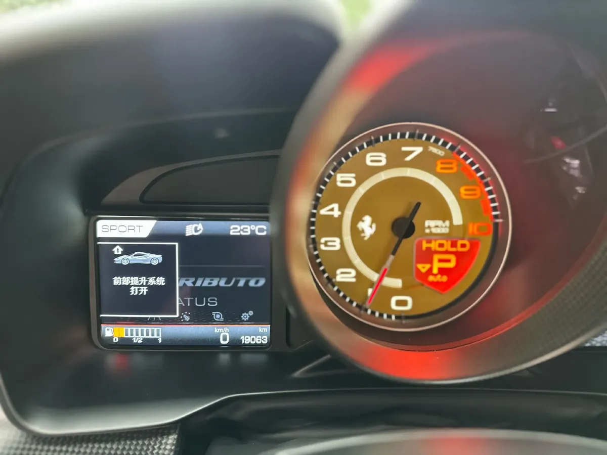 2019 Aston Martin DB11 5.2T 639HP V12 8AT,autocango,china used car exporter,china ev exporter,chinese used car exporter,chinese used ev exporter