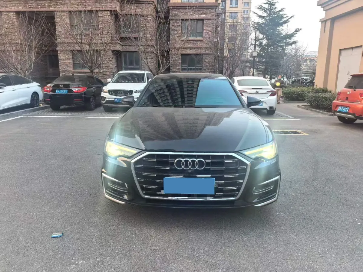 2023 Audi A6L 2.0T 245HP L4 7DCT,autocango,china used car exporter,china ev exporter,chinese used car exporter,chinese used ev exporter