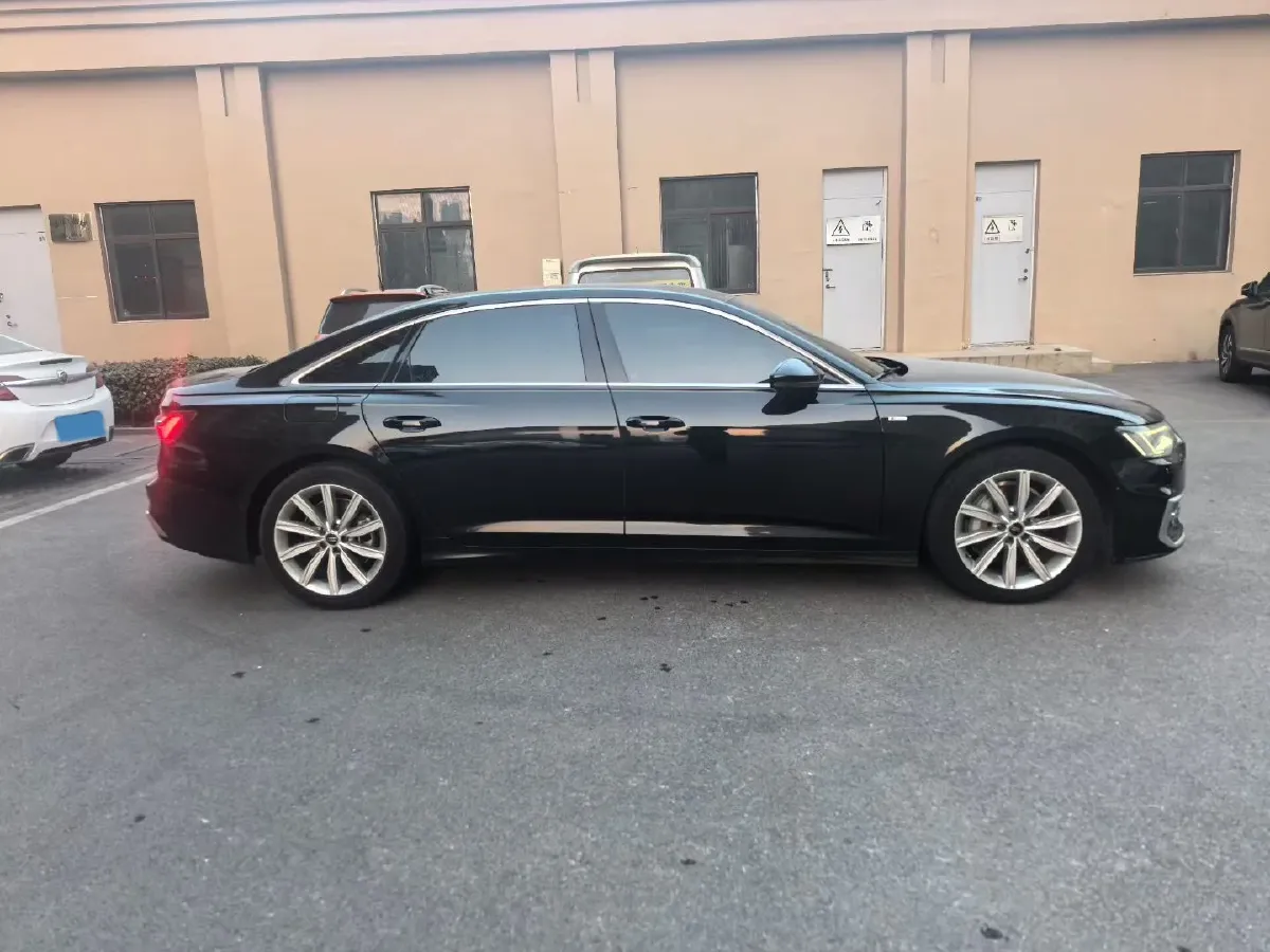 2023 Audi A6L 2.0T 245HP L4 7DCT,autocango,china used car exporter,china ev exporter,chinese used car exporter,chinese used ev exporter