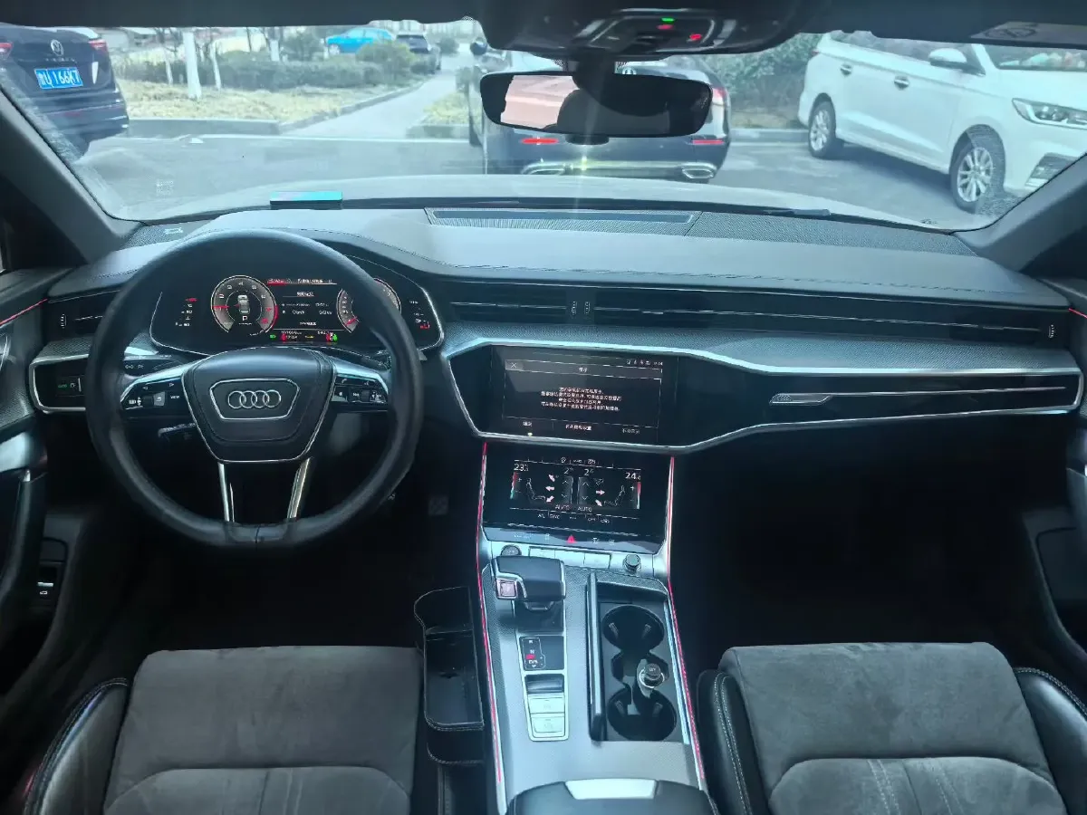 2023 Audi A6L 2.0T 245HP L4 7DCT,autocango,china used car exporter,china ev exporter,chinese used car exporter,chinese used ev exporter