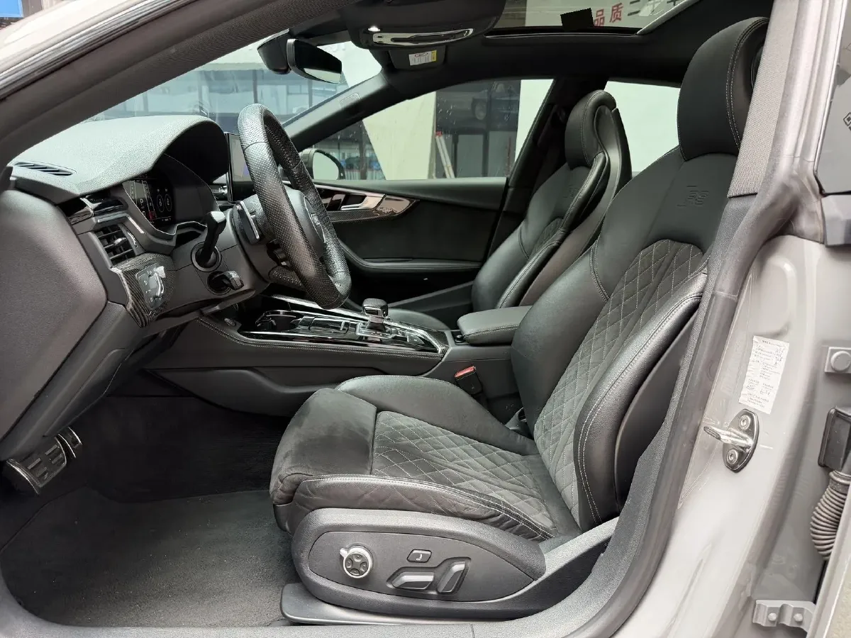 2021 Audi RS 5 2.9T 450HP V6 8AT,autocango,china used car exporter,china ev exporter,chinese used car exporter,chinese used ev exporter