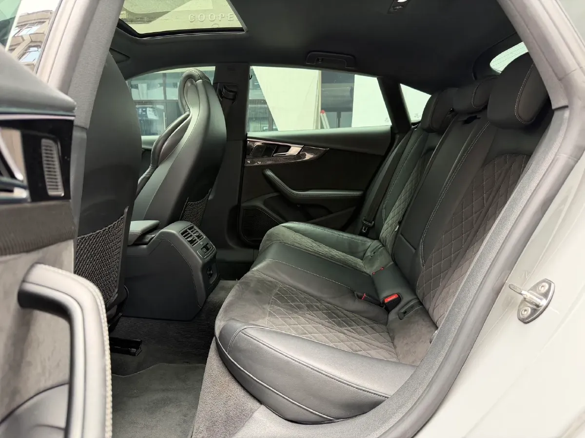 2021 Audi RS 5 2.9T 450HP V6 8AT,autocango,china used car exporter,china ev exporter,chinese used car exporter,chinese used ev exporter